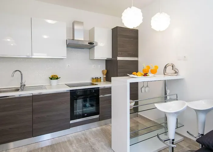 Nada 3 شقة دوبروفينك